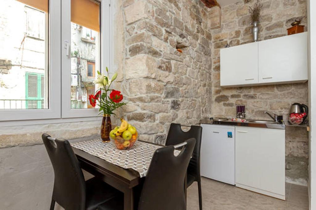 Apartments Emperor Oasis Split Extérieur photo