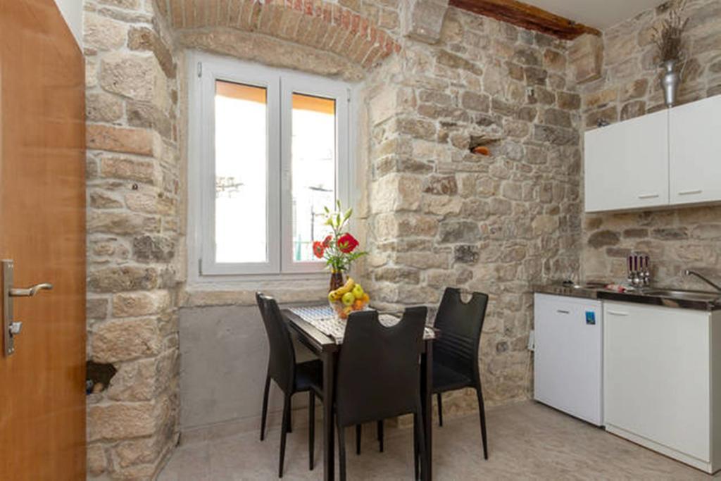 Apartments Emperor Oasis Split Extérieur photo